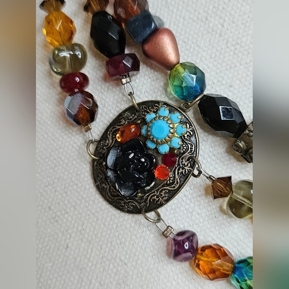 Beaded Pendant Jeweled Adjustable Necklace - Picture 4 of 6